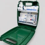 Förstahjälpen Väska Medium – Din Kit + sårplast, suturtejp, andn.mask